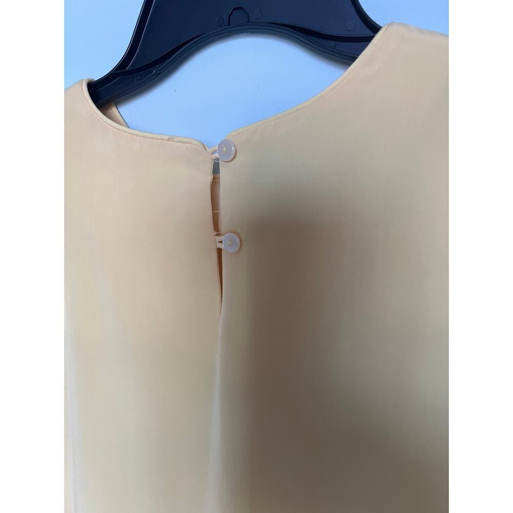 Jack Mulqueen Excellent condition Women’s yellow Short Sleeve Blouse Size L. - Picture 4 of 5